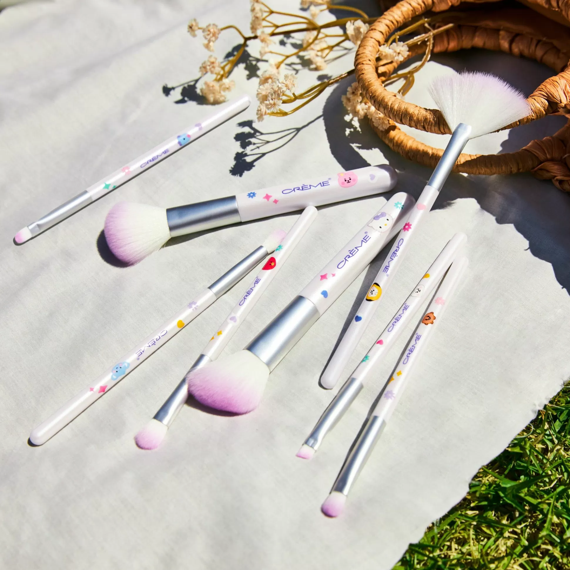 Hello Kitty & Bt21 Dreamy Essentials Makeup Brush Collection (Set Of 8)^The Crème Shop Clearance