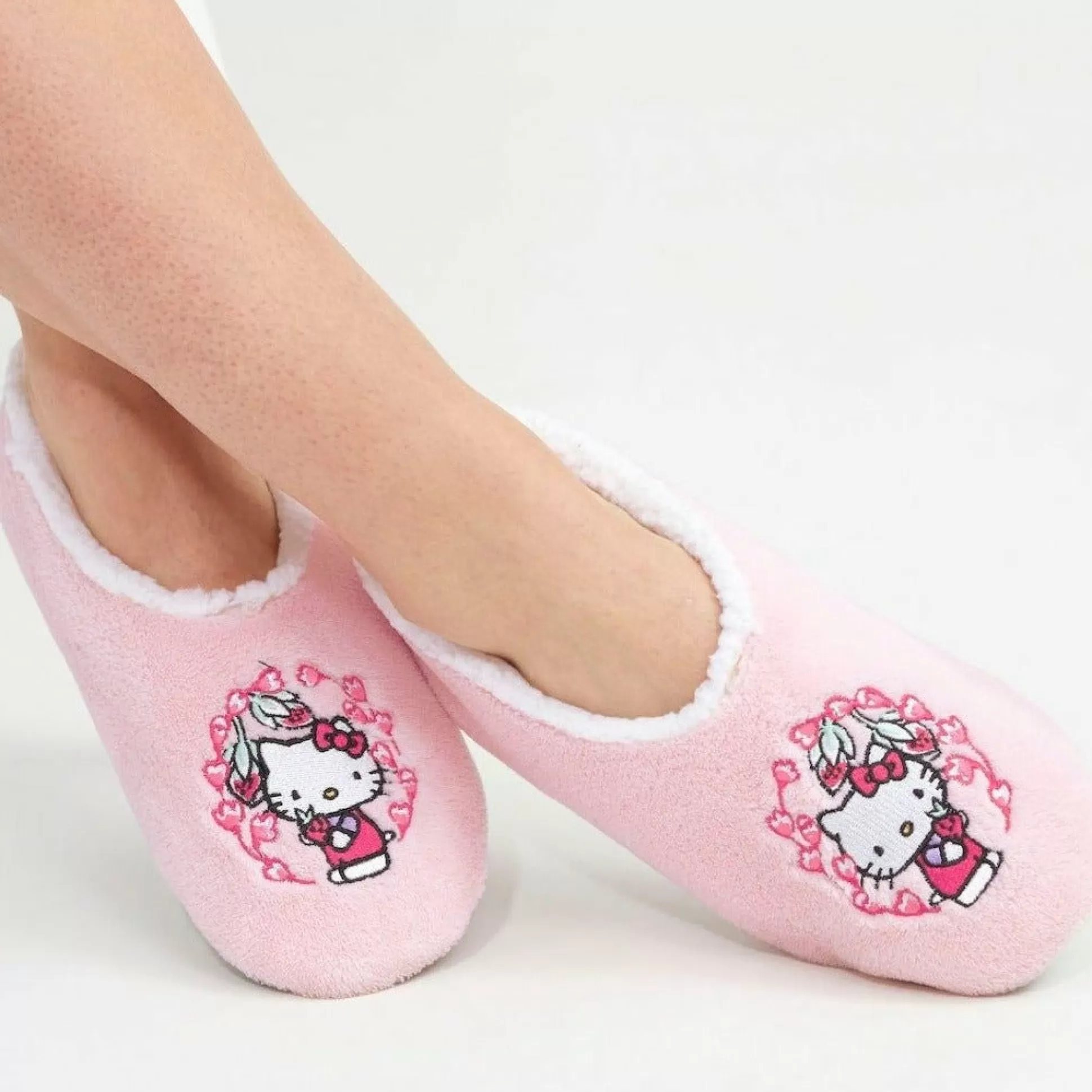 Hello Kitty X Vera Bradley Cozy Life Slippers^Vera Bradley Designs Inc Best